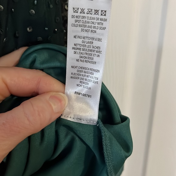 Halter style dark green formal dress - Picture 9 of 11